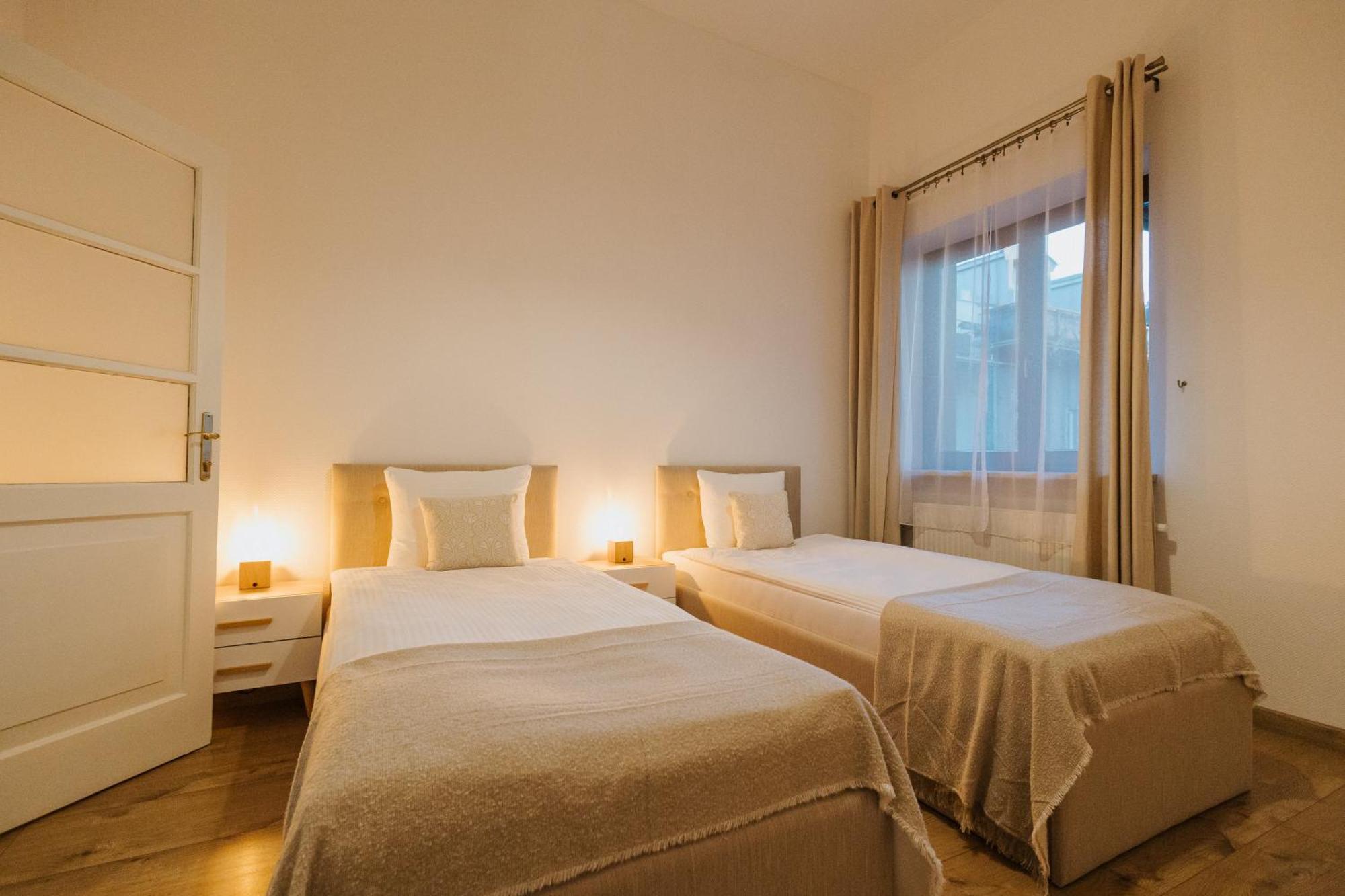 Atticus Apartments Krakow Ngoại thất bức ảnh
