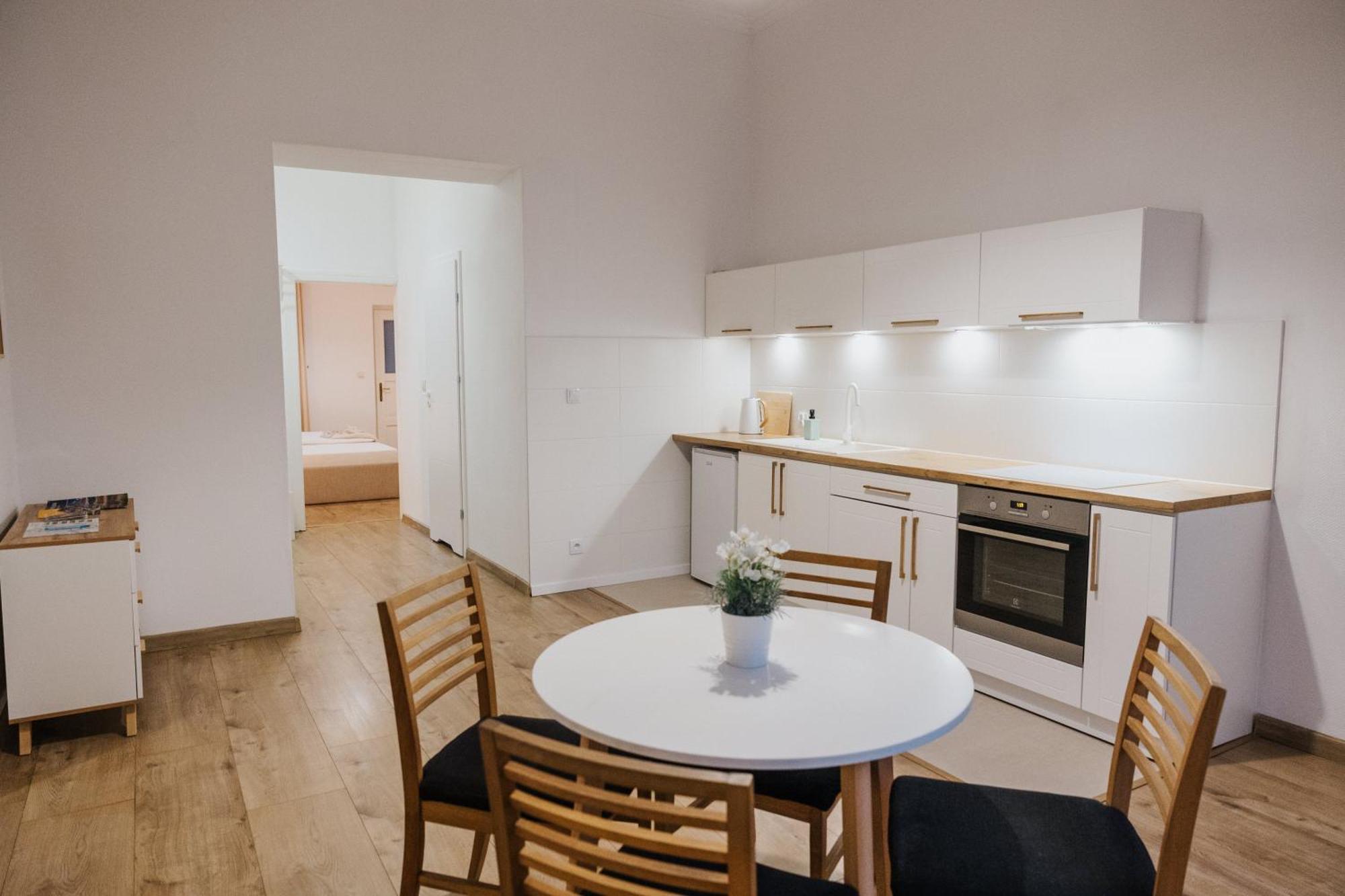 Atticus Apartments Krakow Ngoại thất bức ảnh