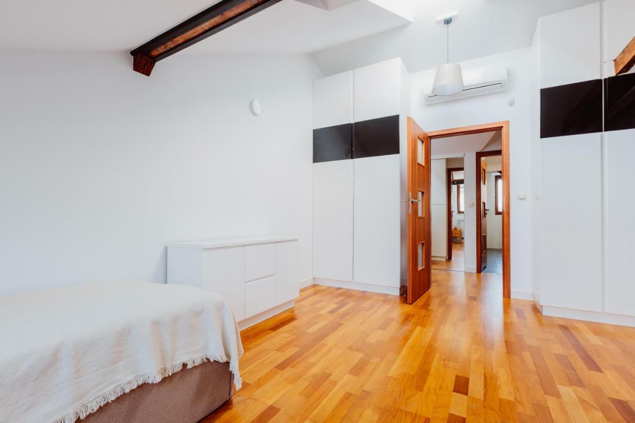 Atticus Apartments Krakow Ngoại thất bức ảnh